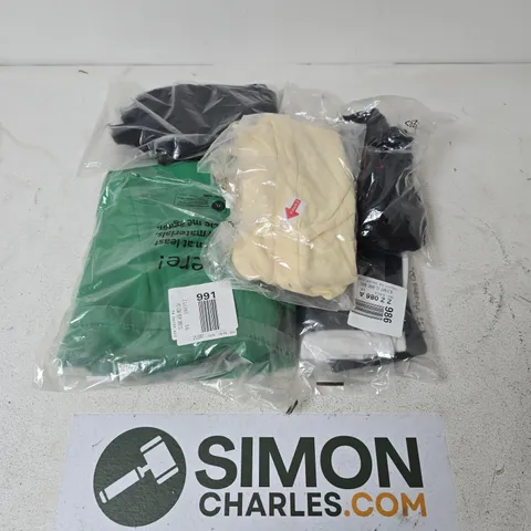 APPROXIMATELY 17 ASSORTED CLOTHING ITEMS IN VARIOUS SIZES, STYLES & SIZES TO INCLUDE PLAIN JERSEY TOP, HI LOW HEM DRESS, LEMON LACE TRIM BLOUSE, ETC - COLLECTION ONLY