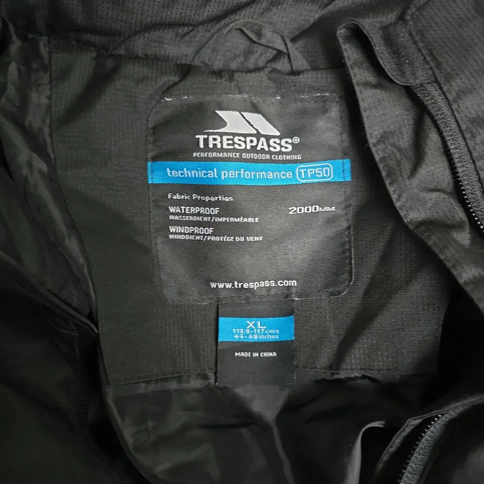 TRESPASS TP-50 ZIP JACKET IN BLACK - XL