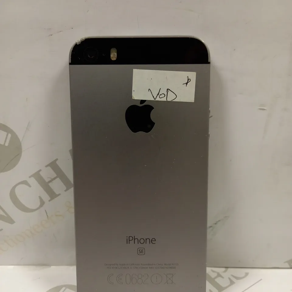 APPLE IPHONE SE (1ST GENERATION) - SILVER 