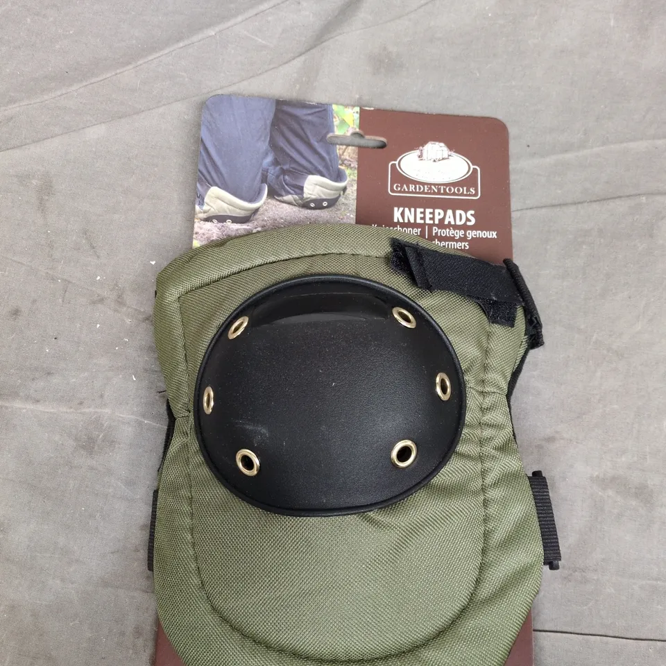 GARDENTOOLS KNEEPADS – GREEN FABRIC WITH BLACK PROTECTIVE SHELL