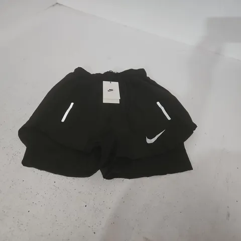 NIKE SPORTS. SHORTS IN BLACK - S