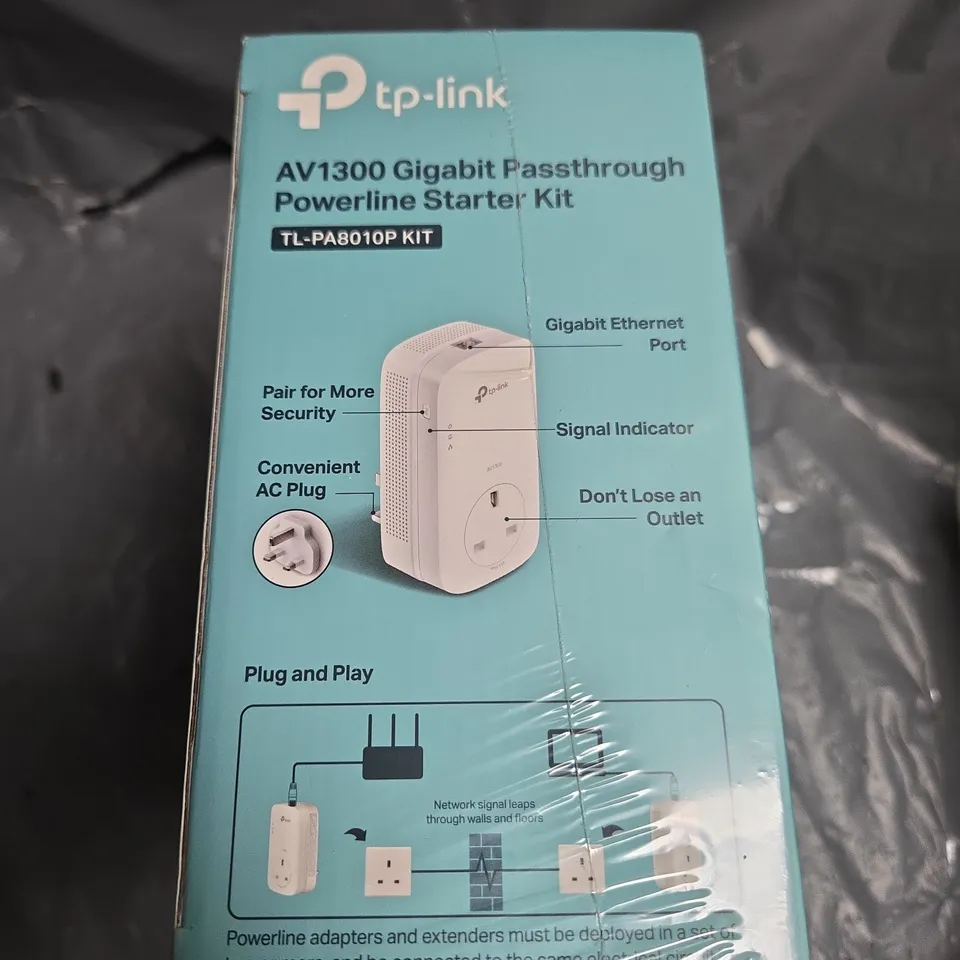 TP-LINK AV1300 GIGABIT PASSTHROUGH POWERLINE STARTER KIT TL-PA8010P KIT