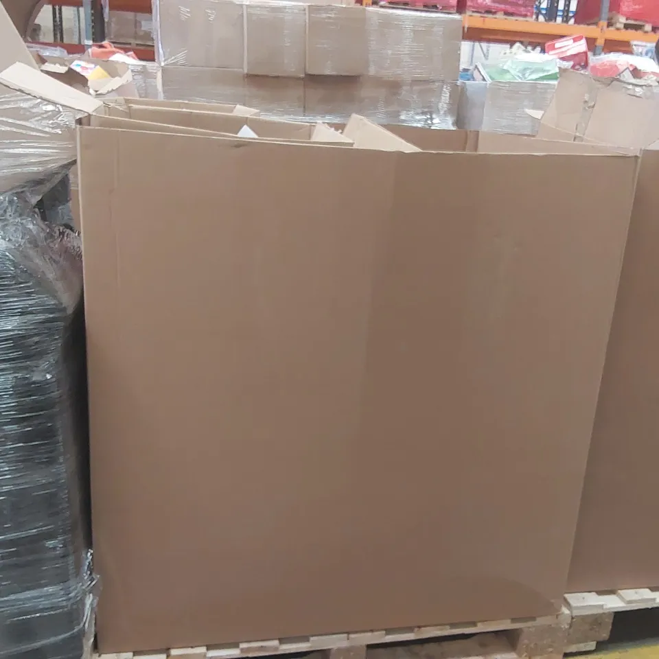 PALLET CONTAINING A VERY LARGE QUANTITY OF ASSORTED BLENDER PARTS ECT