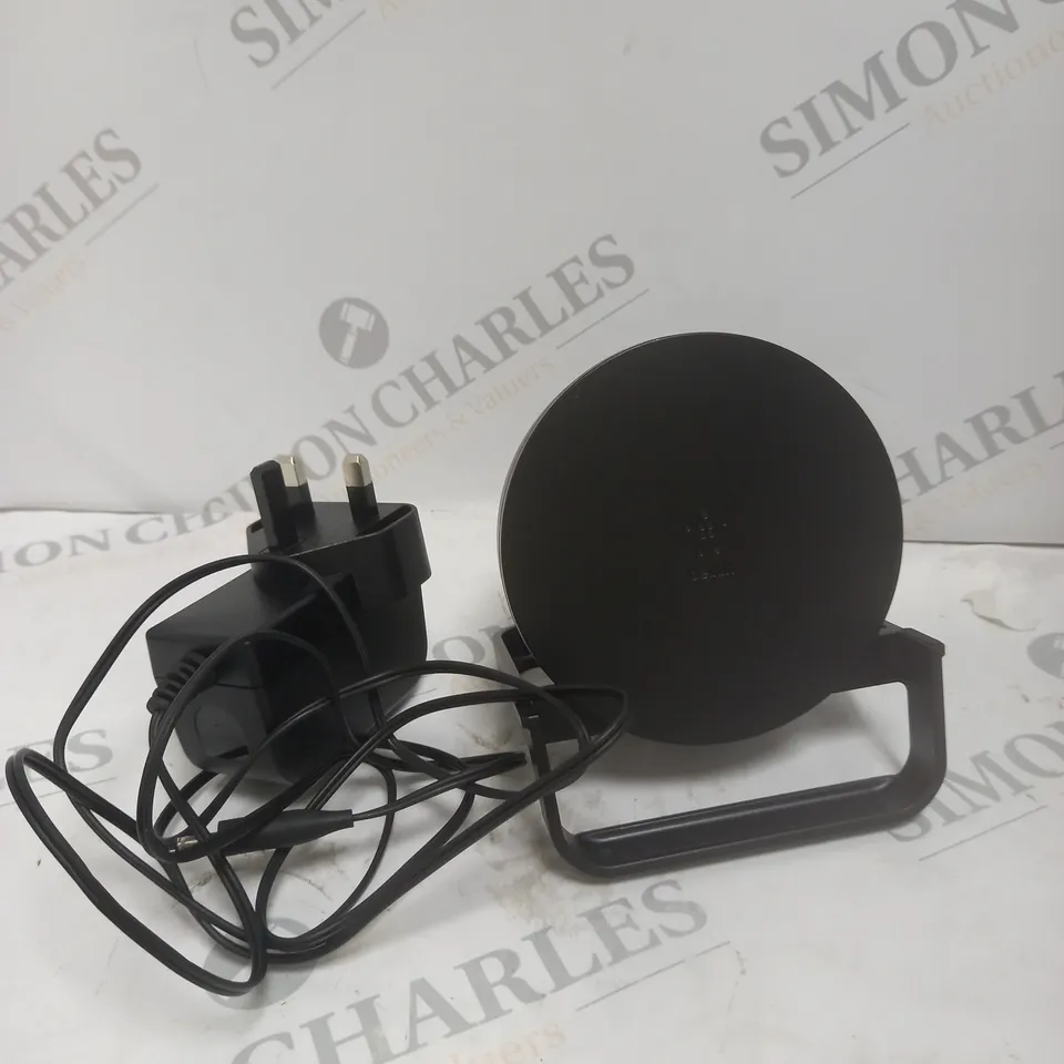 BELKIN BOOST CHARGE WIRELESS CHARGING STAND & 10W SPEAKER 