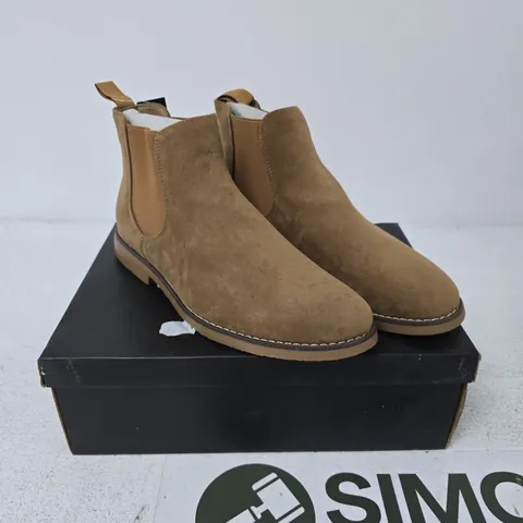 CHARLES SOUTHWELL KANSAS SAND CHELSEA BOOTS – UK 8