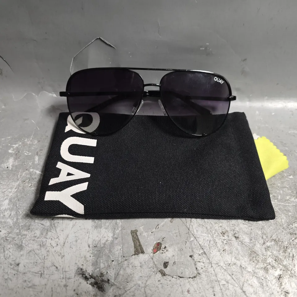 QUAY AUSTRALIA HIGH KEY SUNGLASSES - BLACK