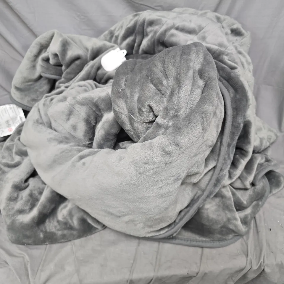 DEVOLOGY HEATED THROW IN GREY - KING SIZE