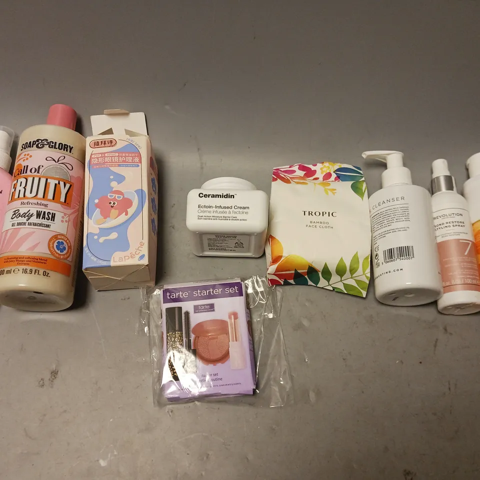 BOX OF APPROXIMATELY 15 COSMETIC ITEMS TO INCLUDE PLANTUR 21 SHAMPOO, EXFOLIATING BATH LOOFAH, AND HEALTHY HAIR KIWI MOISTURE HOLD ETC. 