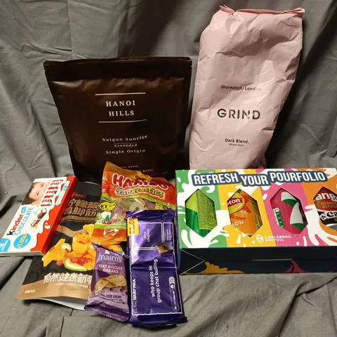 APPROXIMATELY 15 ASSORTED FOOD & DRINK ITEMS TO INCLUDE HANOI HILLS SINGLE ORIGIN GROUNDED, HARIBO TANGFASTICS, CANNED DRINKS, ETC - COLLECTION ONLY