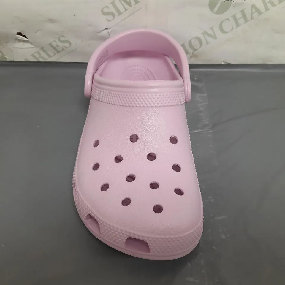 PAIR OF CROCS CLASSIC CLOGS IN PINK UK SIZE M3/W4