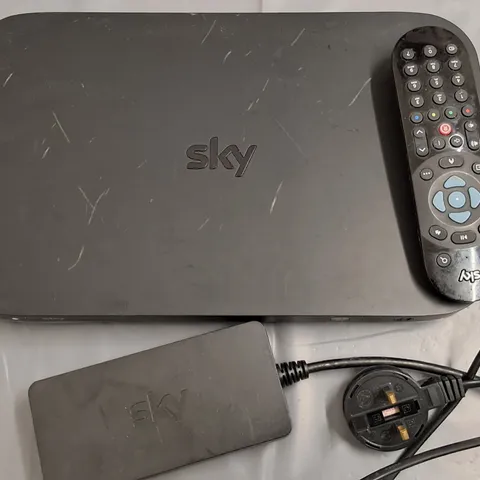 SKY Q 2TB SET TOP BOX