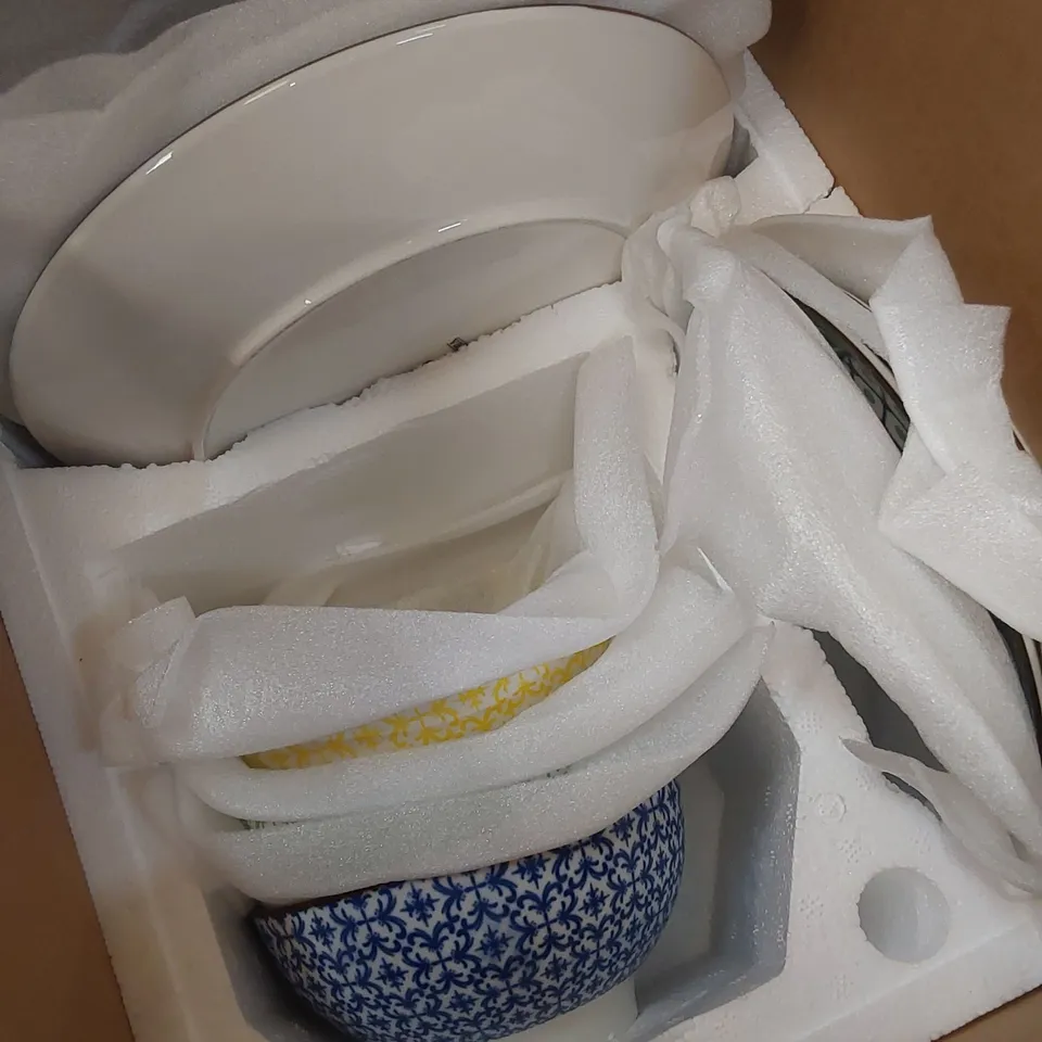 BOXED BLUE ELEPHANT JASMIC PORCELAIN CHINA DINNERWARE SET - 16PC (1 BOX)