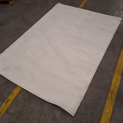 WHITE RECTANGULAR RUG APPROXIMATELY 160Γ230CM