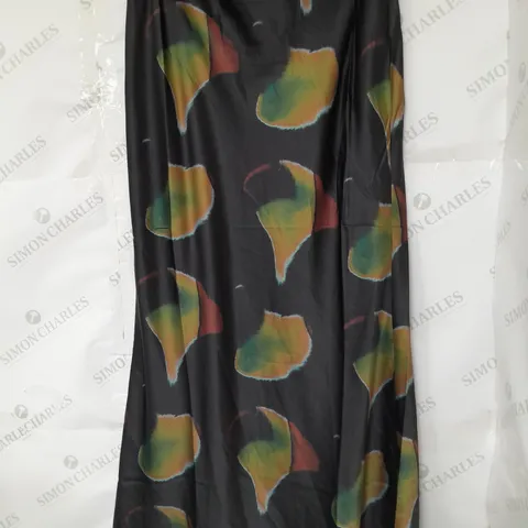 COLLUSION MAXI SKIRT IN BLACK SIZE 12