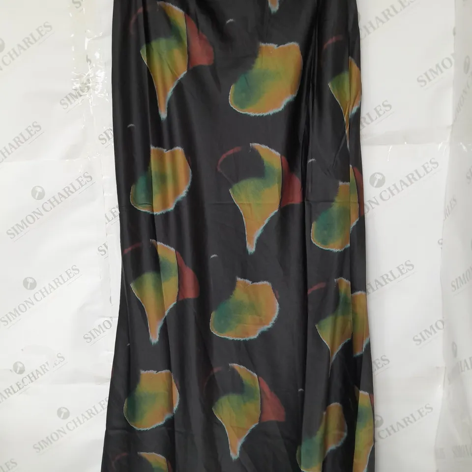 COLLUSION MAXI SKIRT IN BLACK SIZE 12