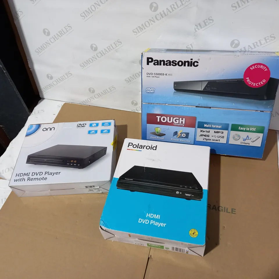 LOT OF 3 ASSORTED DVD PLAYERS TO INCLUDE POLAROID, PANASONIC AND ONN