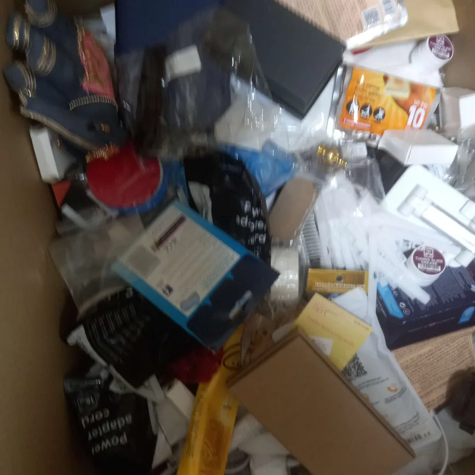 BOX OF APPROXIMATELY 20 ASSORTED COSMETIC ITEMS TO INCLUDE - HAND WARMERS, ELEPHANT TOY, ALLEN KEY SET ETC