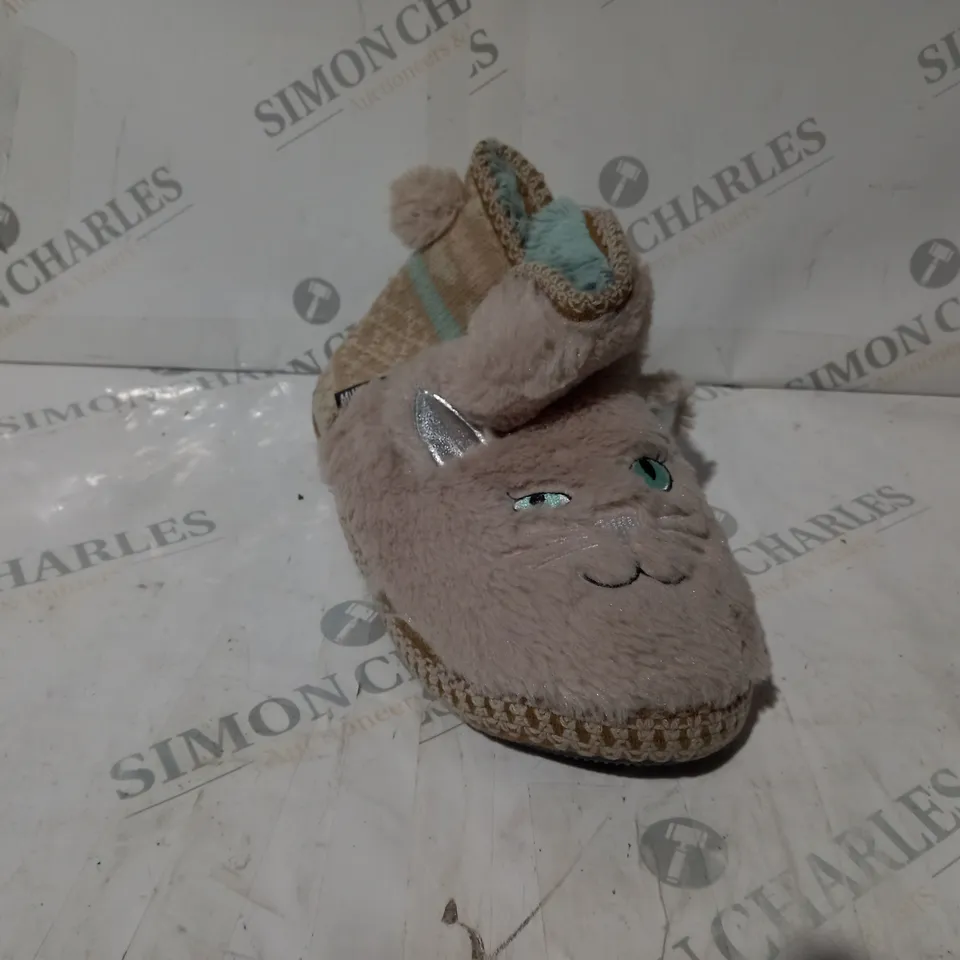 PAIR OF MUK LUKS ANIMAL CAT SLIPPERS UK SIZE 7
