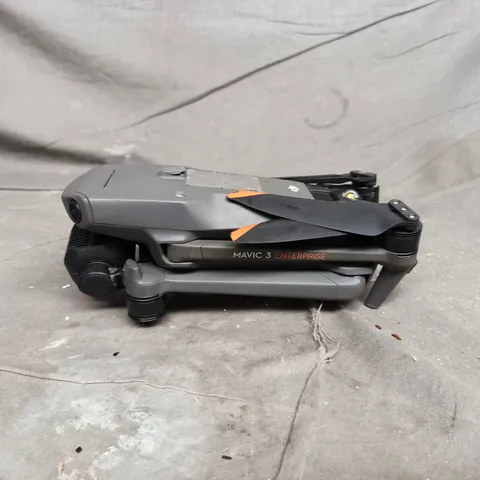 DJI MAVIC 3 SERIES DRONE WITH CASE AND ACCESSORIES