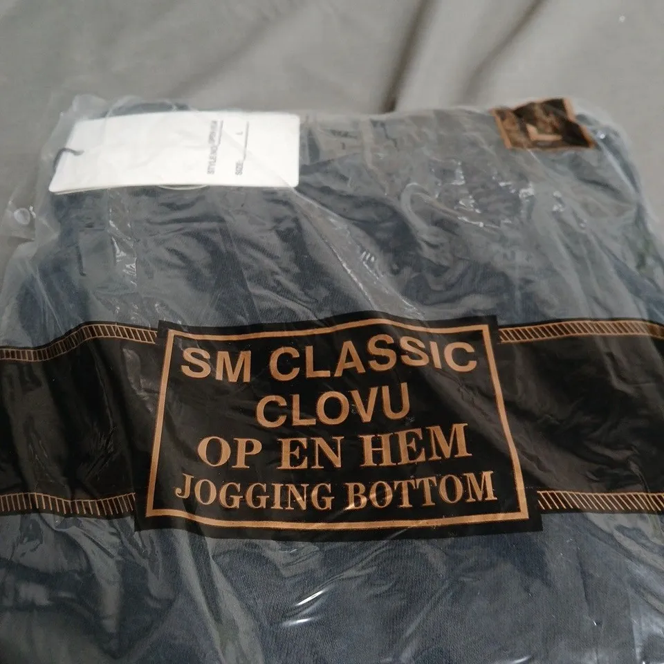 SM CLASSIC CLOVU BLACK CLASSIC JOGGING BOTTOMS – OPEN HEM, UK SMALL