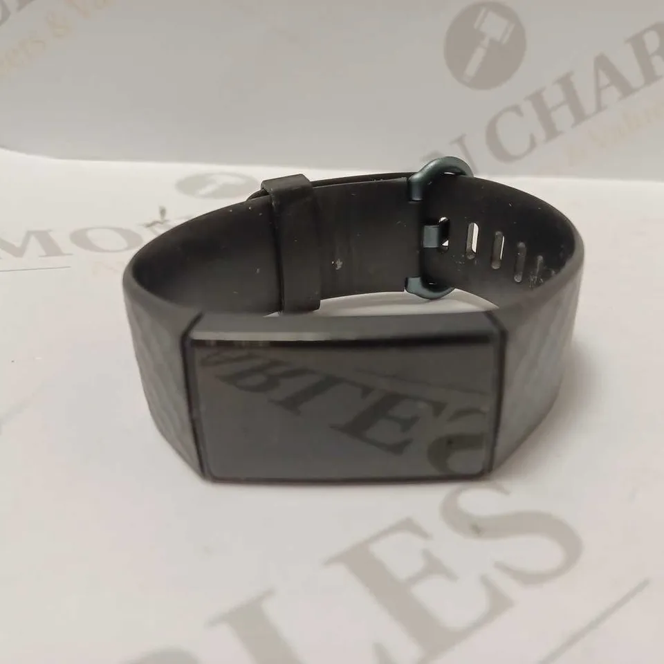 FITBIT CHARGE 4 FB417