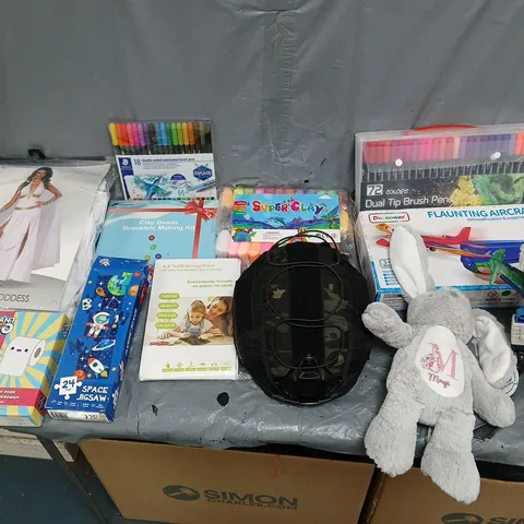 LARGE QUANTITY OF ASSORTED TOYS AND GAMES TO INCLUDE - CANT GO CARDGAME, DUAL TIP BRUSH PENS, AND GODDESS ADULT COSTUME ETC. 