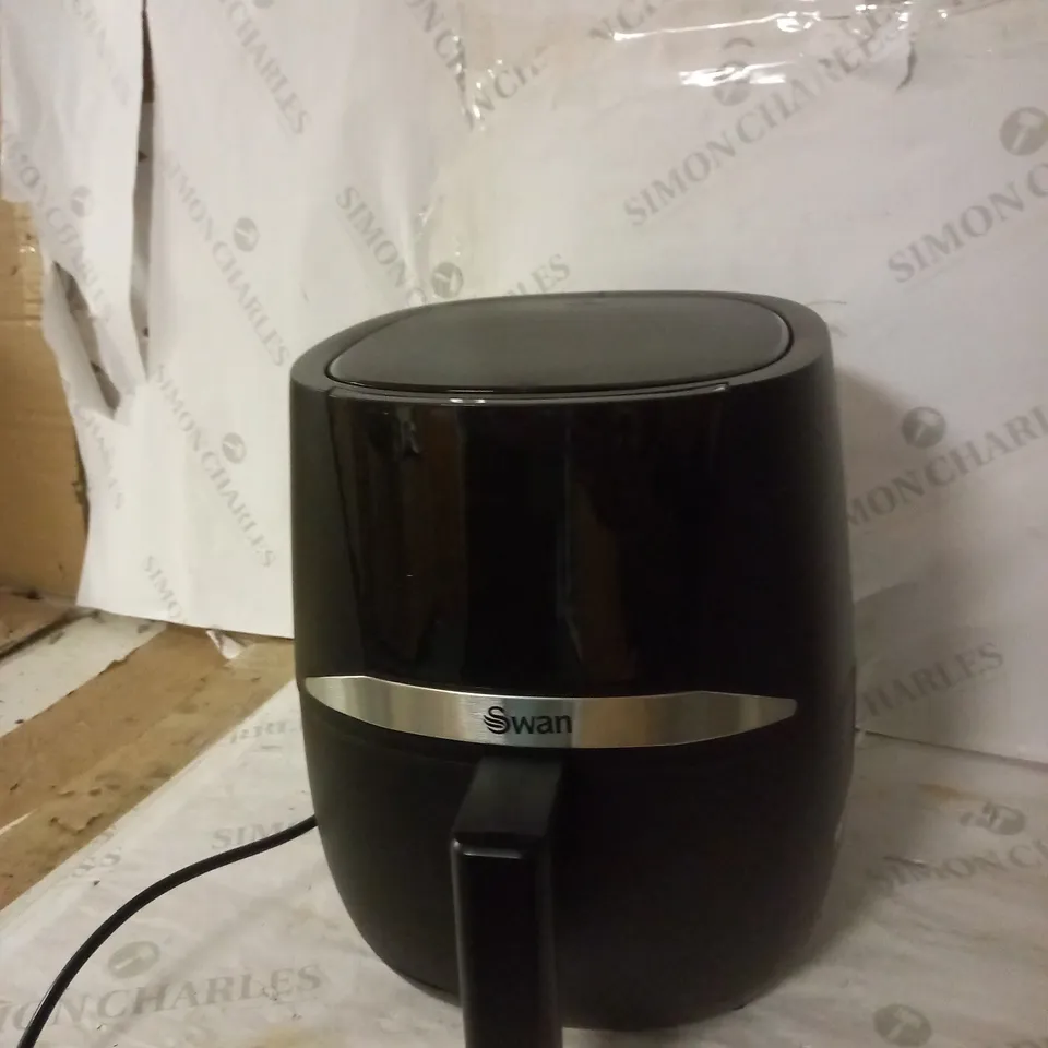 SWAN DIGITAL AIR FRYER  RRP £59