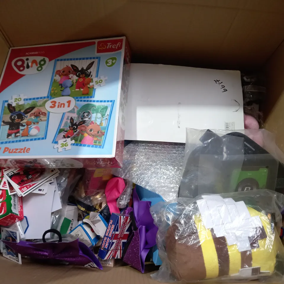 BOX OF APPROX 20 ASSORTED TOYS TO INCLUDE - BABY MIRROR - TREFL BING 3 IN 1 - KITCHEN SET ECT