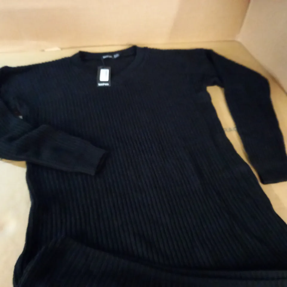 BOOHOO PLUS RIB V-NECK JUMPER DRESS - 20/22