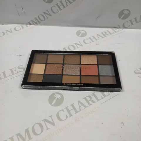 REVOLUTION RELOADED HYPNOTIC SHADOW PALETTE