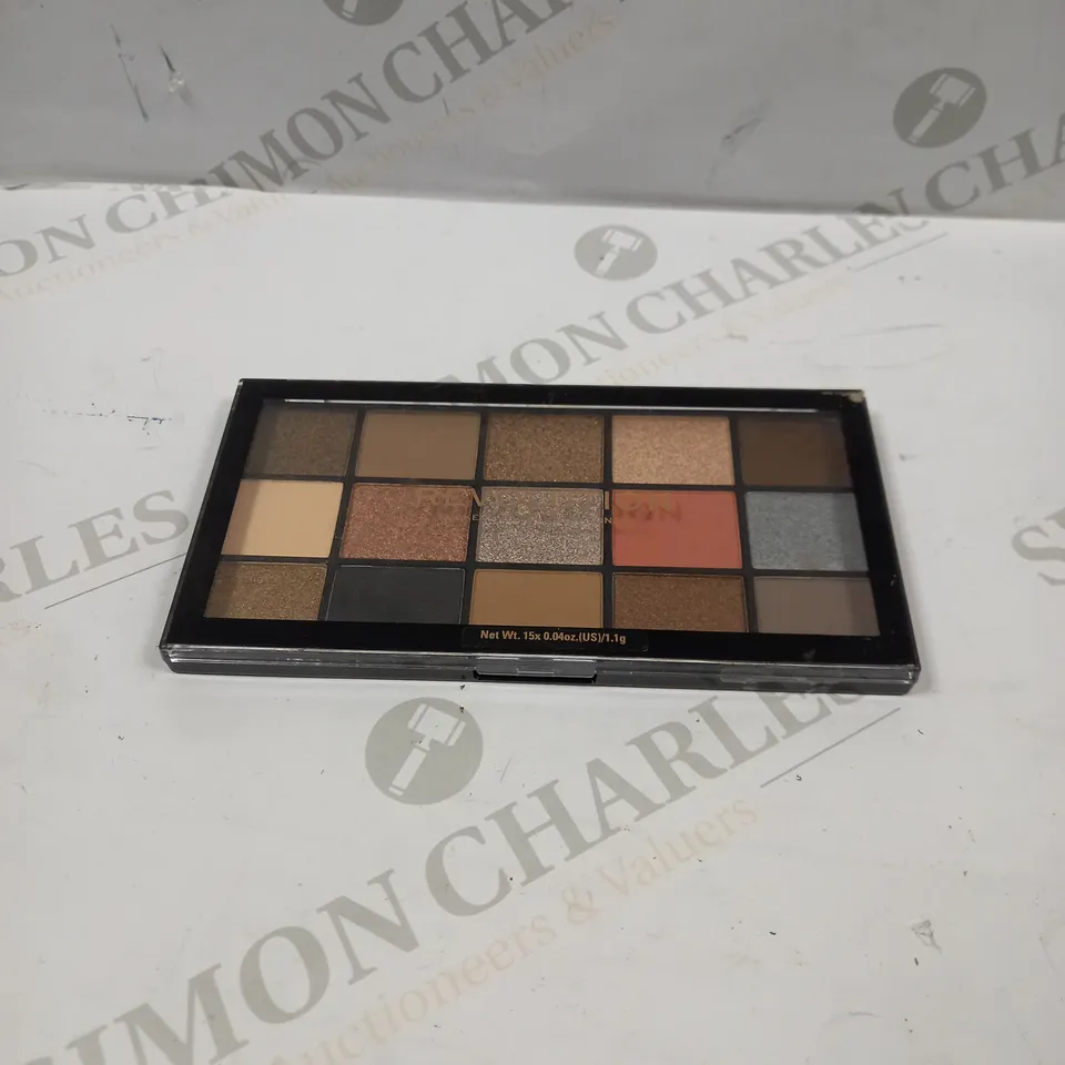 REVOLUTION RELOADED HYPNOTIC SHADOW PALETTE