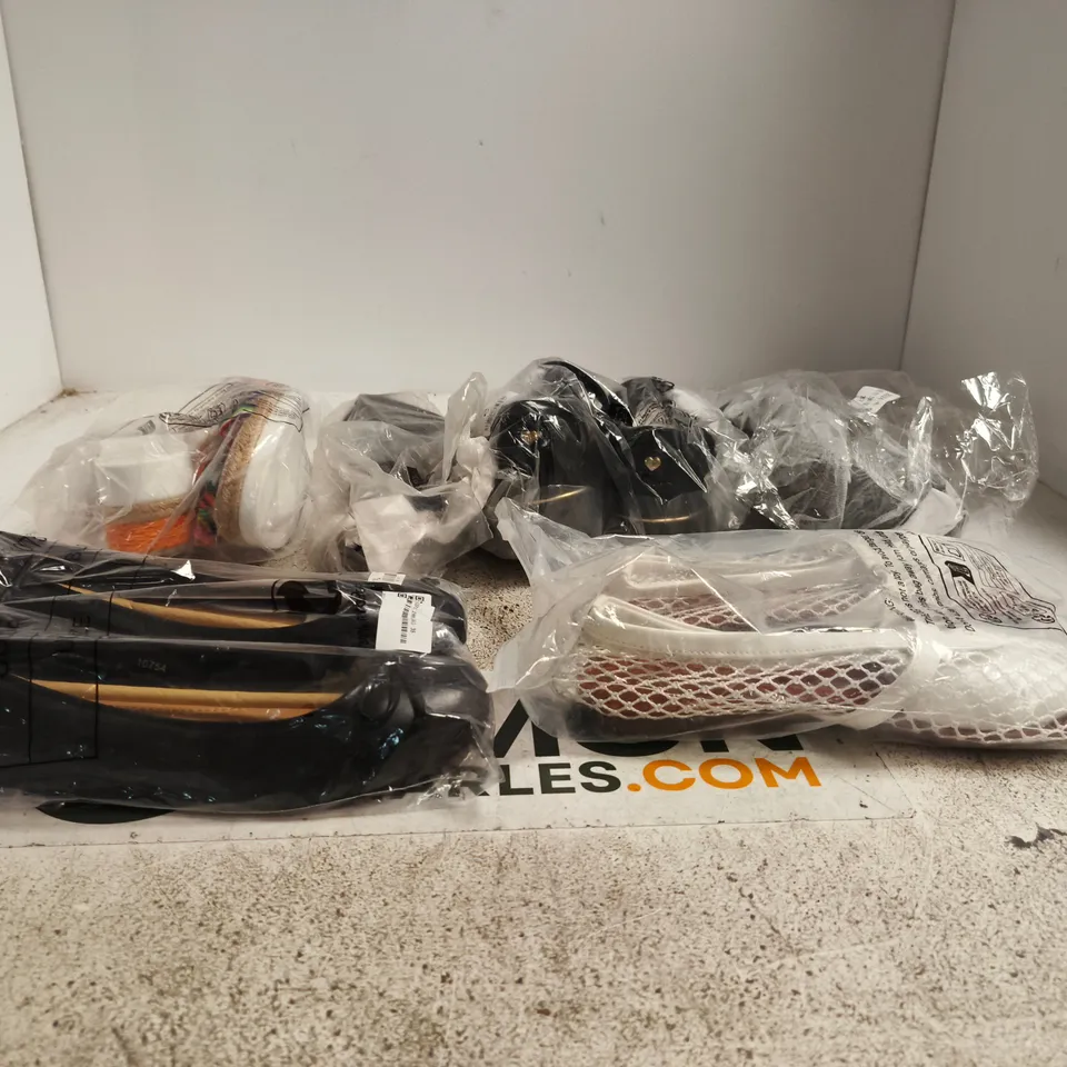 BOX OF APPROXIMATELY 22 ASSORTED FOOTWEAR ITEMS OF VARIOUS SIZES AND STYLES