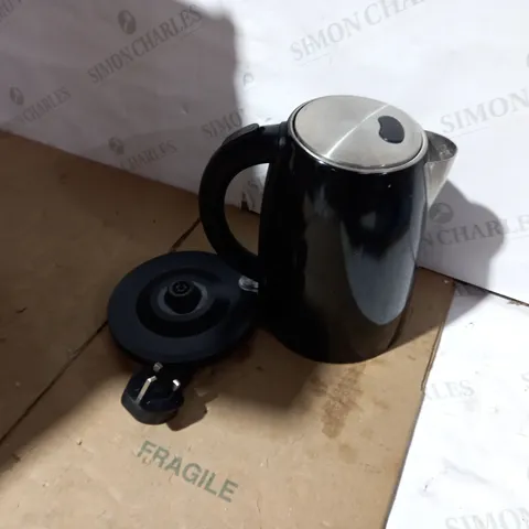 SWAN 1.7 LITRE KETTLE AND 4 SLICE TOASTER