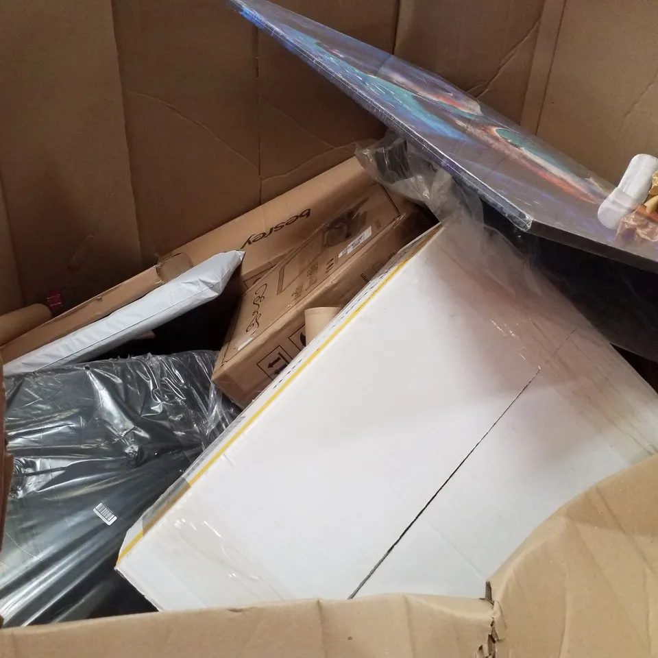 PALLET CONTAINING ASSORTED PRODUCTS INCLUDING TURNTABLE SYSTEM, ELECTRIC HEATING BLANKET, PULL UP BAR, WOODEN PUZZLE & STRETCHED CANVAS PRINT