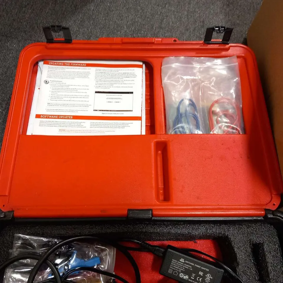 SNAP ON VERSUS PRO DIAGNOSTIC AND INFORMATION SYSTEM EEHD301-6 WITH CARRY CASE