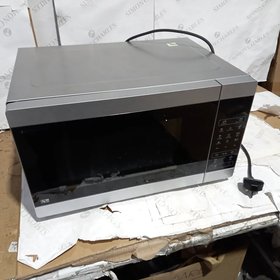 SHARP YC-MG51 MICROWAVE OVEN WITH GRILL