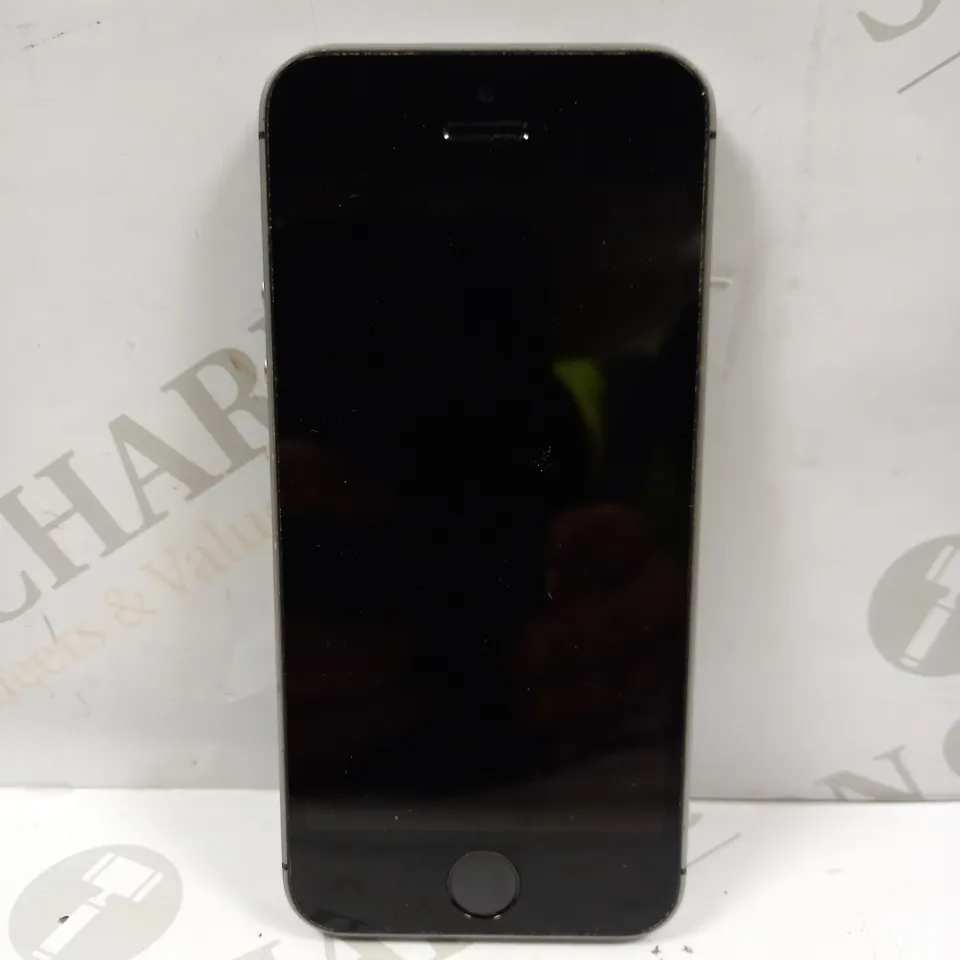 APPLE IPHONE SE (1ST GENERATION) - SILVER 
