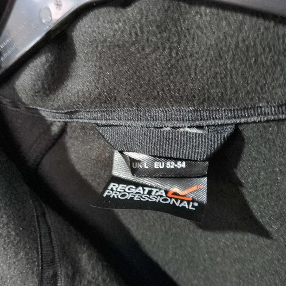 REGATTA PROFESSIONAL JACKET – UK L (EU 52-54)