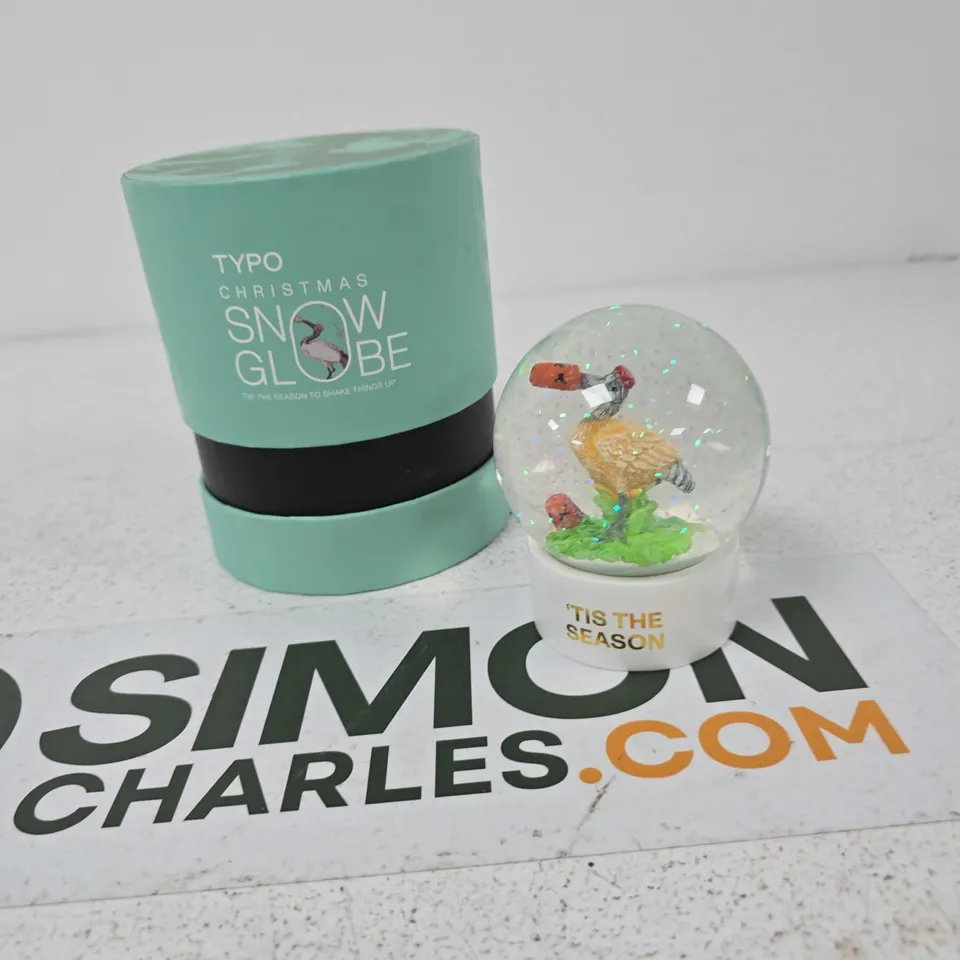TYPO SNOW GLOBE – FLAMINGO SCENE, 'TIS THE SEASON' (BOXED)