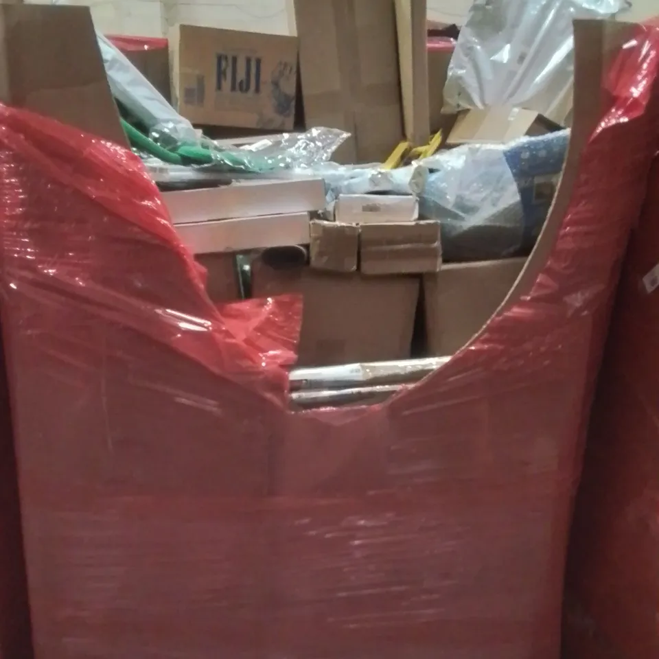 PALLET CONTAINING VARIOUS ASSORTED BOXED HOUSEHOLD ITEMS TO INCLUDE: STANLEY SPIRIT LEVELS, BABY BEACH TENT, KIDS FOOTBALL GOALS, BREAD MAKER, PRESSURE WASHER AND LOTS MORE UNMARKED BOXED ITEMS 