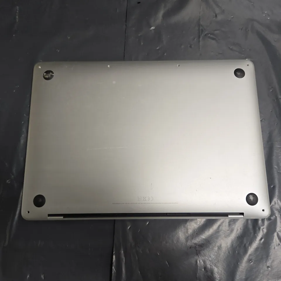 APPLE MACBOOK PRO (A2338)