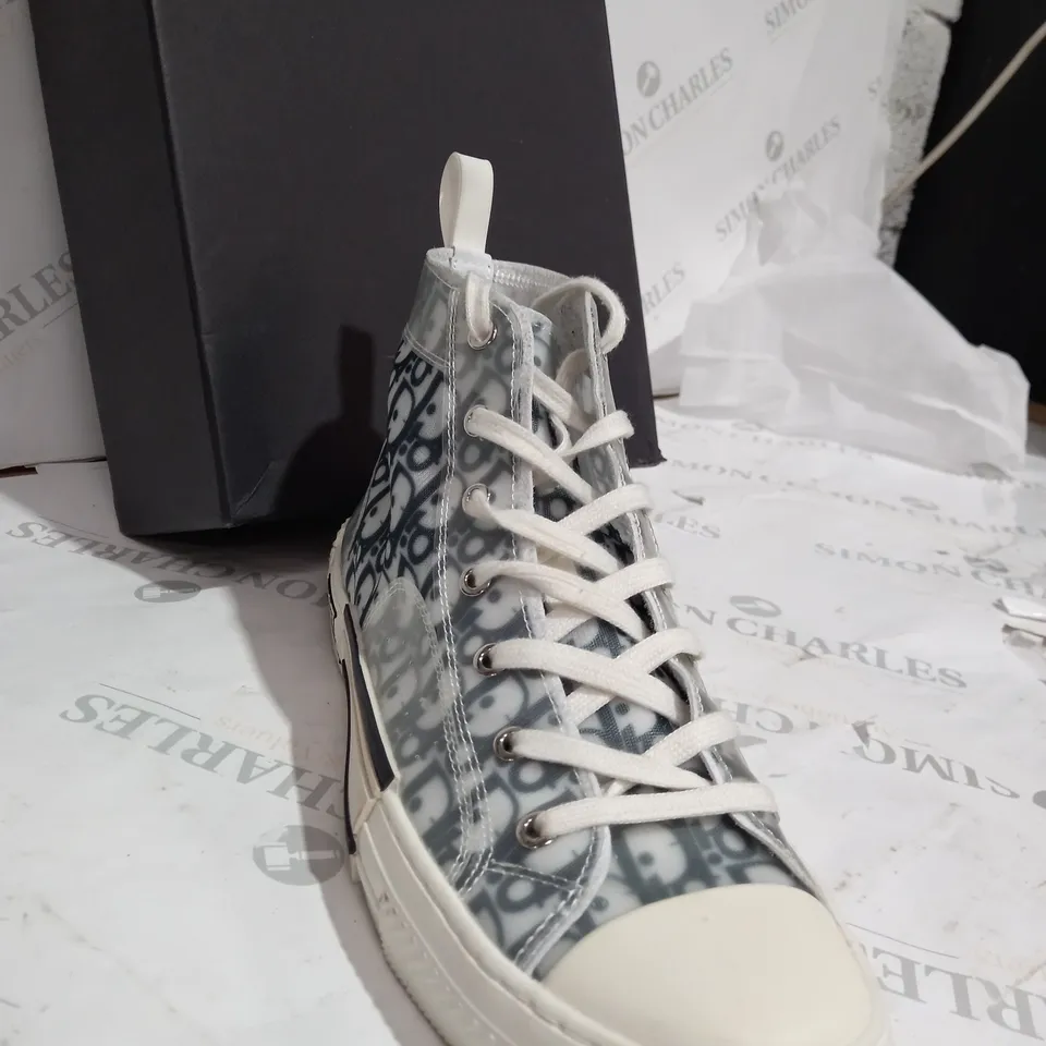 BOXED DIOR PRINT TRAINERS BLACK/WHITE - SIZE 43