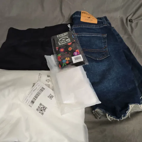 APPROXIMATELY 35 ASSORTED CLOTHING ITEMS IN VARIOUS SIZES, STYLES & COLOURS TO INCLUDE BRANDS SUCH AS HOLLISTER, OFYNE, CYCOLOGY, ETC - COLLECTION ONLY