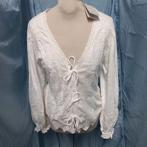 NOBODYS CHILD JERSEY EMBROIDERED TIE FRONT BLOUSE IN WHITE - UK 8