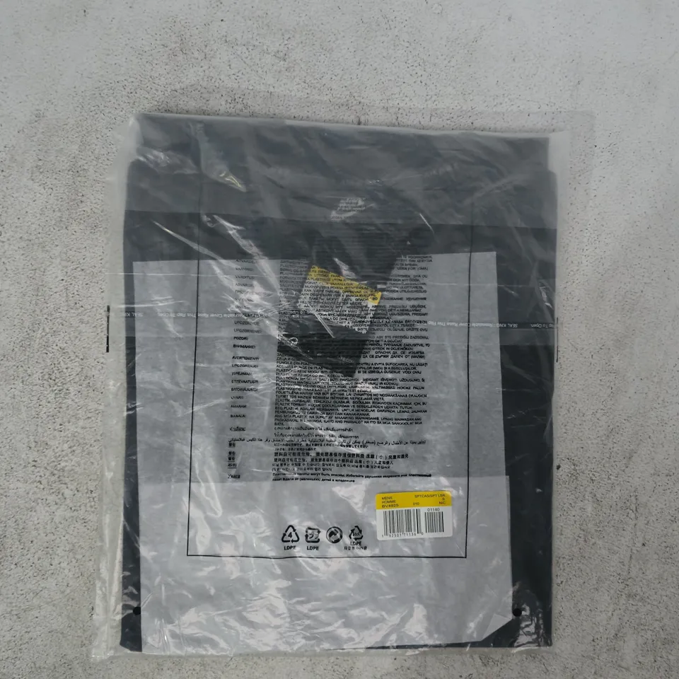 BAGGED NIKE NSW AIR MAX GRAPHIC T-SHIRT IN BLACK SIZE SMALL