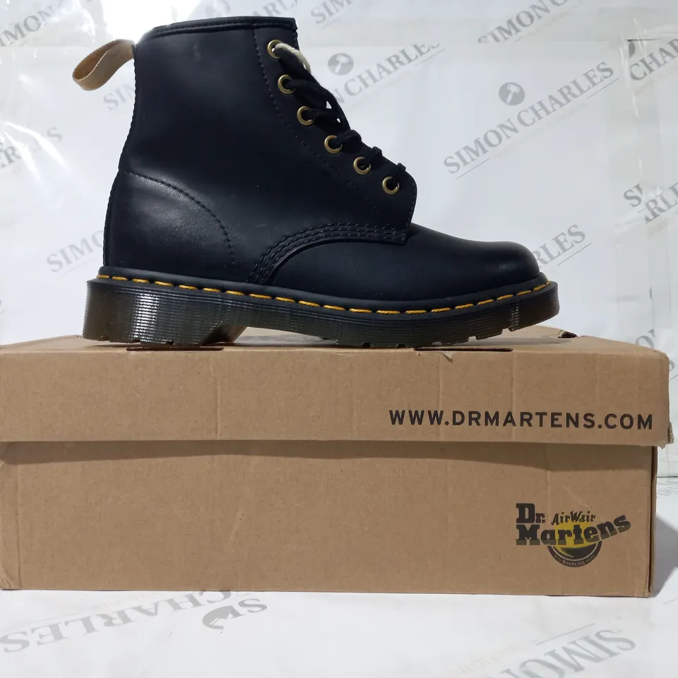 BOXED PAIR OF DR MARTENS VEGAN 101 BOOTS IN BLACK UK SIZE 5