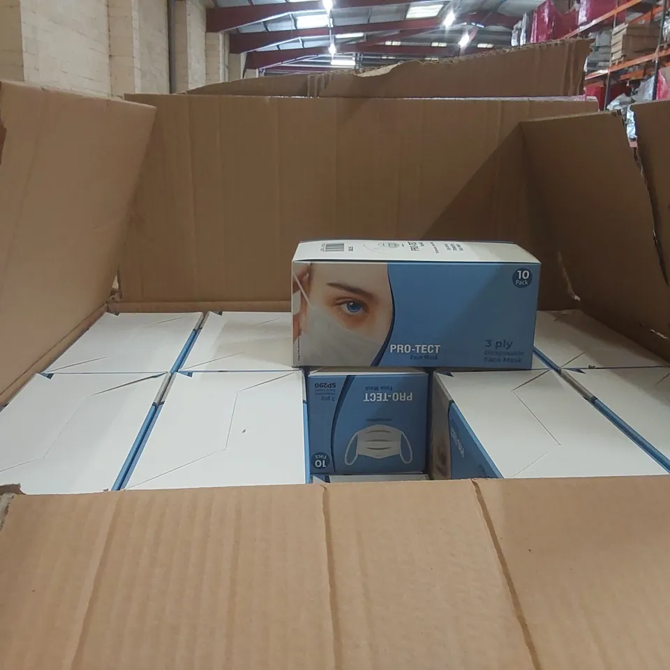 PALLET CONTAINING A VERY LARGE QUANTITY OF MEDICAL FACE MASKS