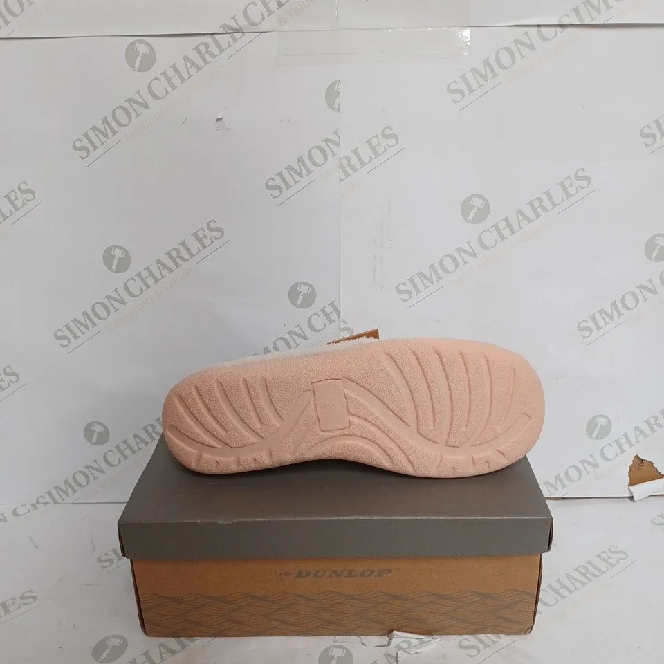 DUNLOP EVA SLIPPERS IN BEIGE - UK 8