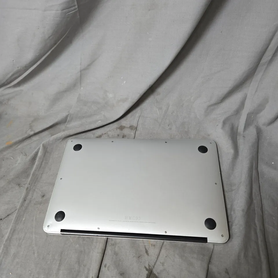 Apple MacBook Air 11-inch (Early 2015) Laptop – i5, 4GB RAM, 512GB SSD