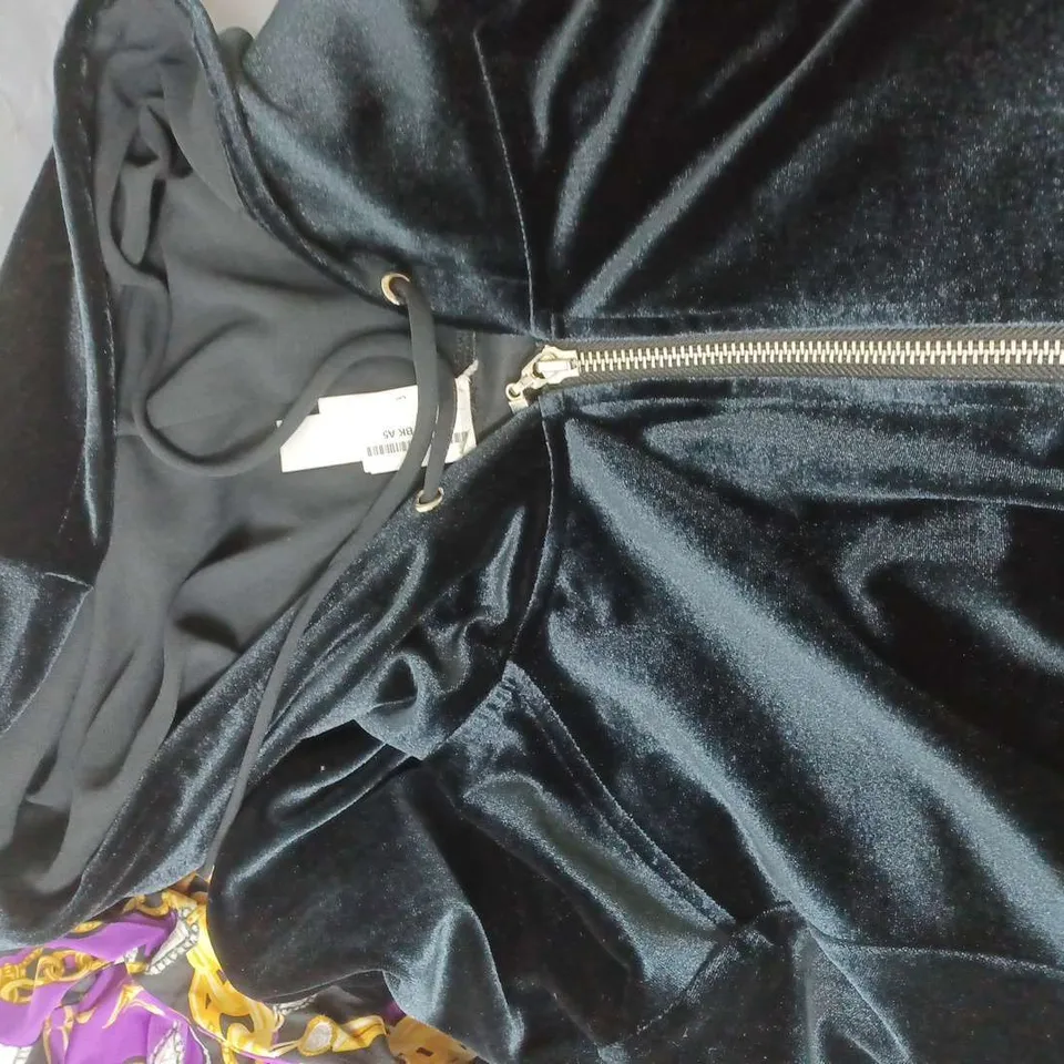 APPROX 20 CLOTHING ITEMS IN VARIOUS COLOURS AND SIZES DRESSES VELOUR TRACK TOP 